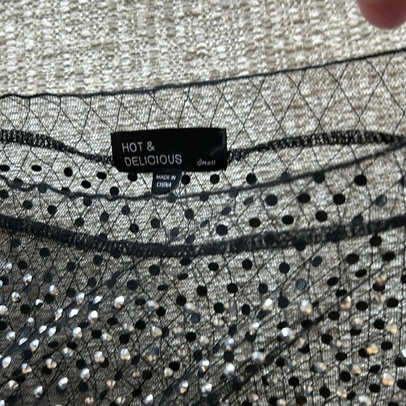 Hot & Delicious Kylie Long Sleeve Embellished Rhinestone Sheer Crop Top Size S - Picture 11 of 13